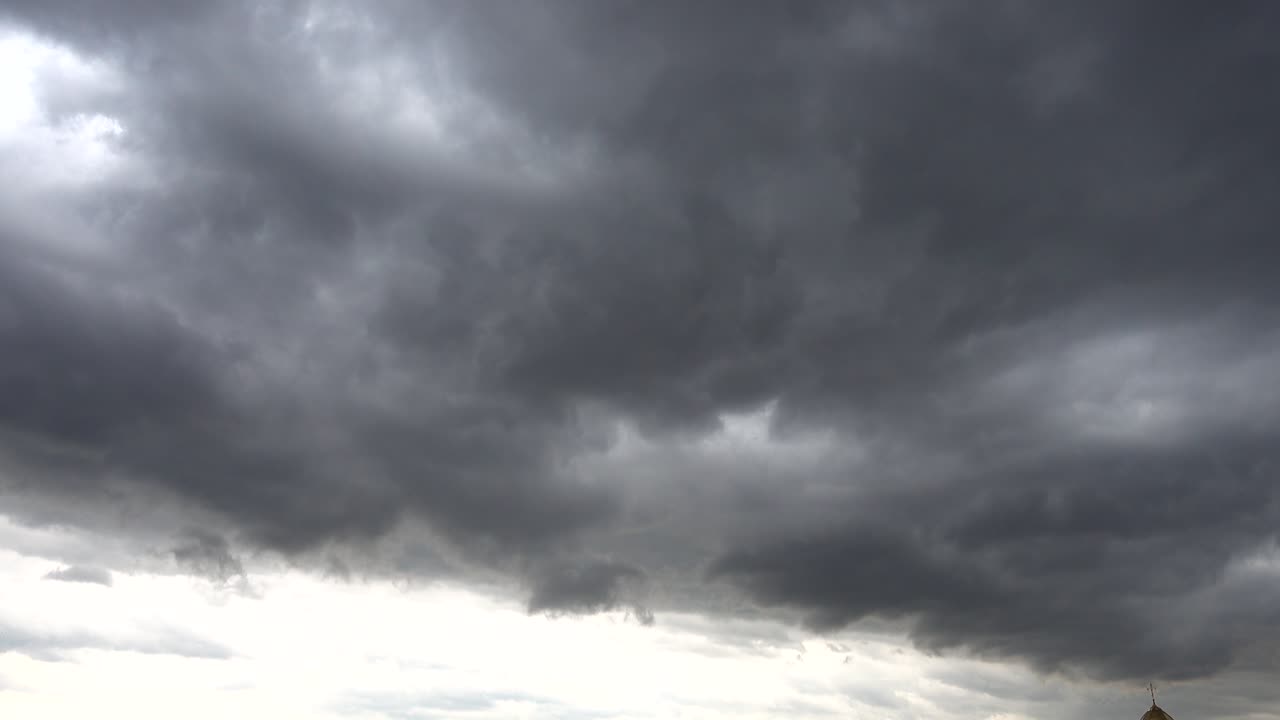 Stormskyer på himlen