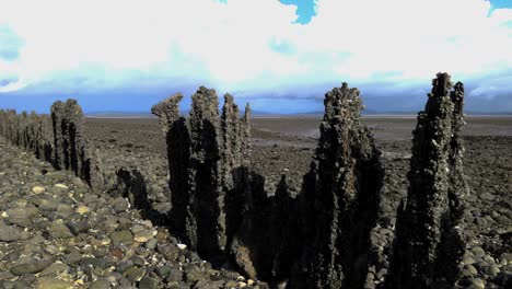 Morecambe-Bay,-Langer-Buhnen--Und-Kiesstrand