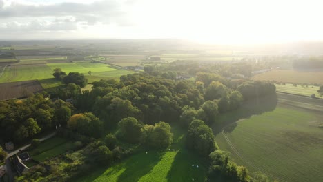 Vista-Aérea-De-Prados-Y-Campos-En-El-Campo