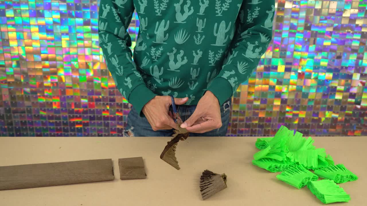 DIY Paper Crafts Tutorial: Making a Green Paper Decoration