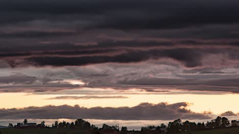 Video-De-Lapso-De-Tiempo-De-Primer-Plano-De-Una-Puesta-De-Sol