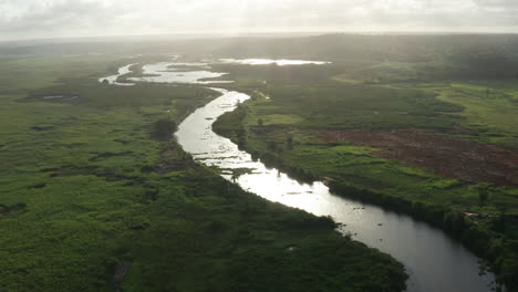 Volando-Sobre-El-Río-Kwanza,-Angola,-áfrica,-Rio-12