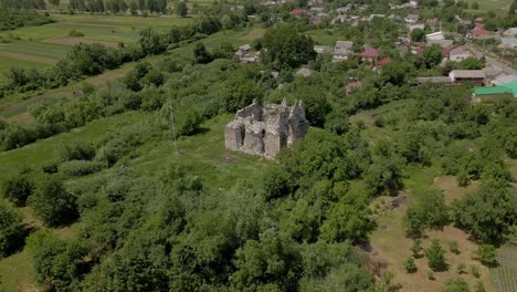 Schöne-Luftaufnahme-Der-Burgruinen-Der-Tempelritter-In-Der-Ukraine