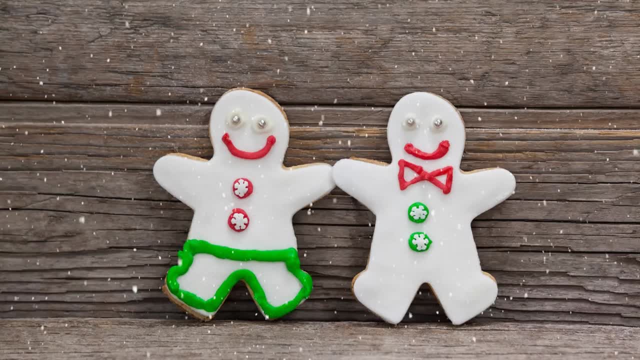 크리스마스 스노우맨 장식과 함께 내리는 눈