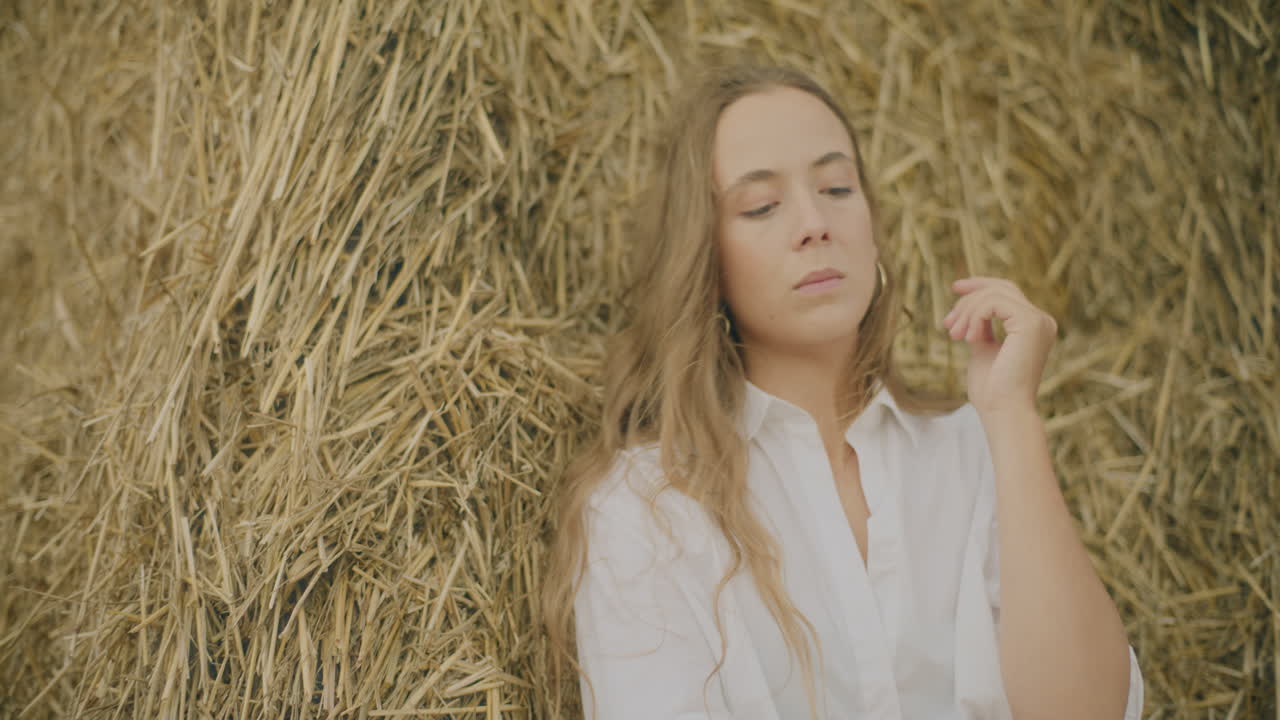 портрет вдумчивой женщины