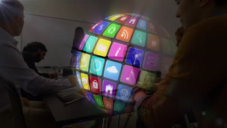 animación del globo formado con iconos sobre personas de negocios