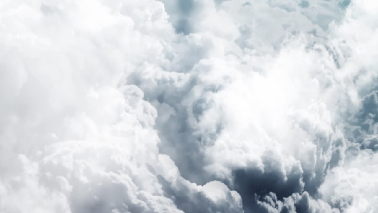 punto de vista, una tormenta ardiendo dentro de la nube cúmulo