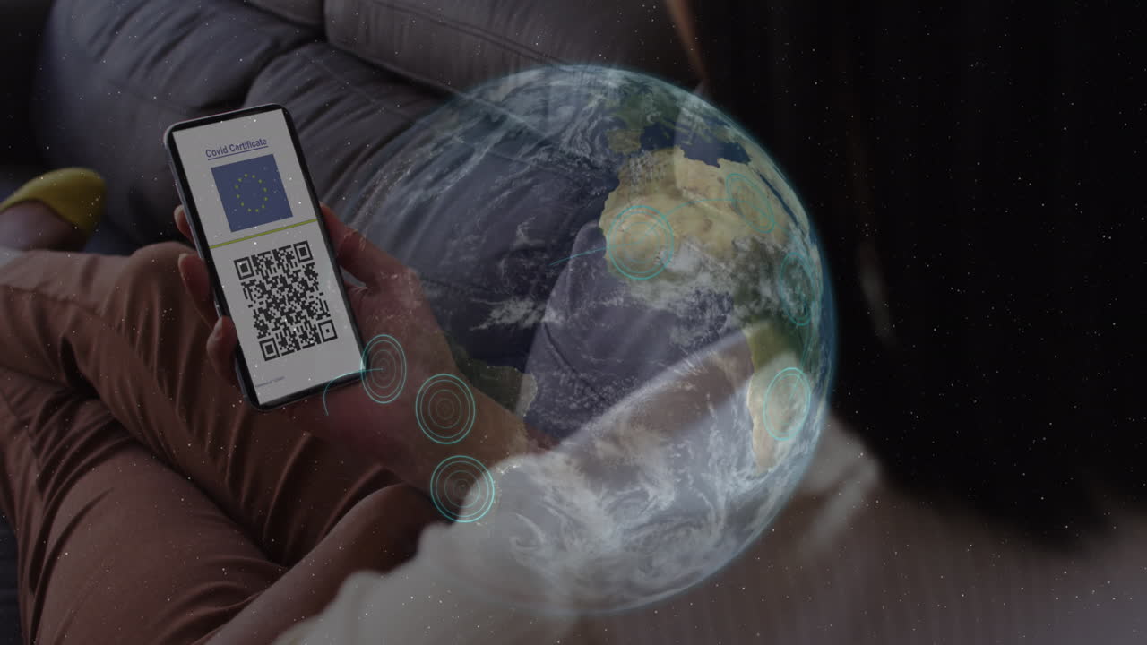 animación de una mujer con un teléfono inteligente con pasaporte de vacunación contra la covid-19 en todo el mundo