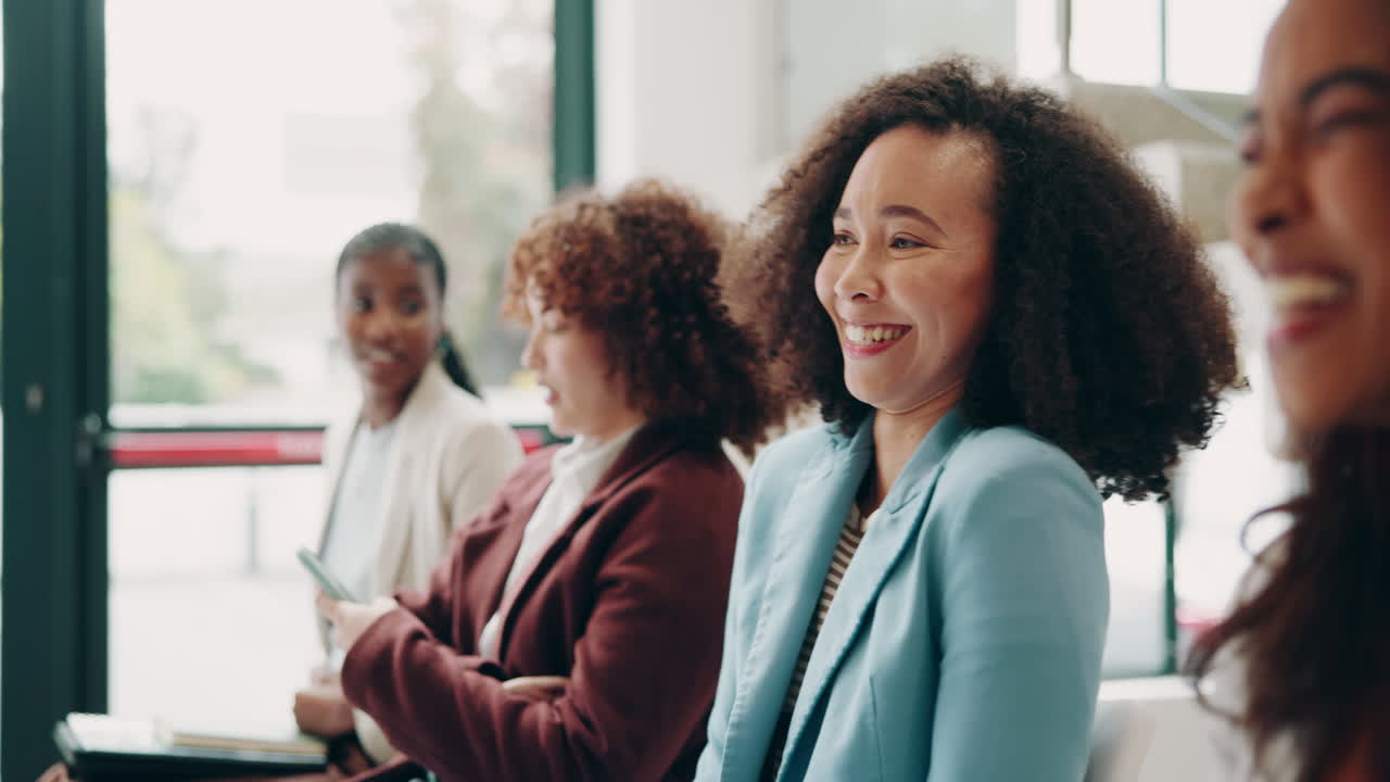 Businesswomen meeting and smiling