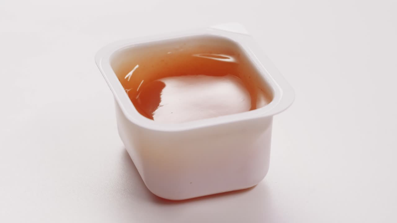 Contenitore di plastica monodose per salsa