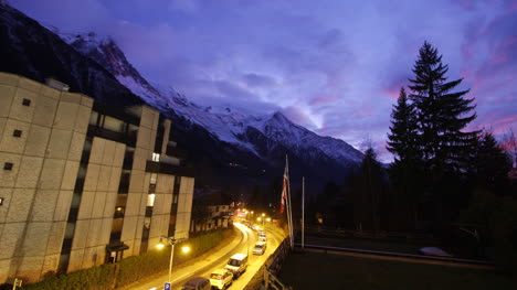 查莫尼克斯路 (chamonix road) - 紫色天空