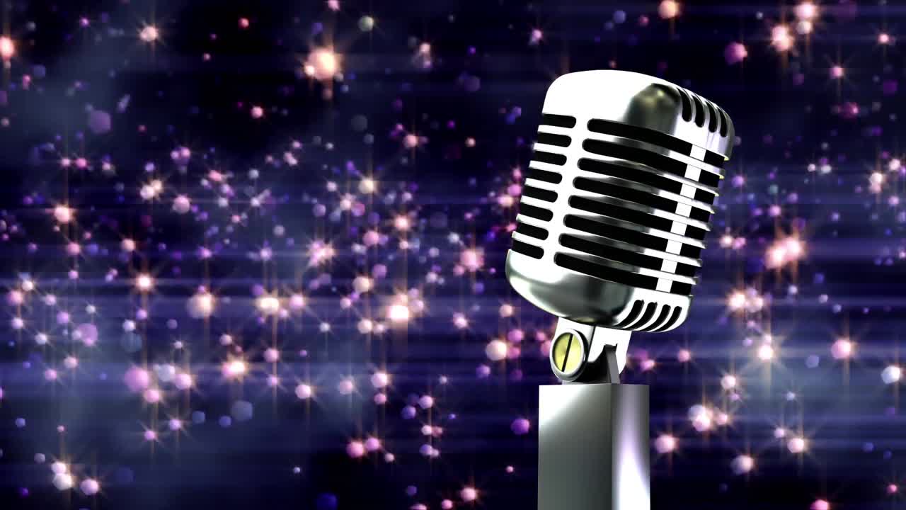 푸른 배경에 빛의 반점에 대한 레트로 금속 마이크로폰