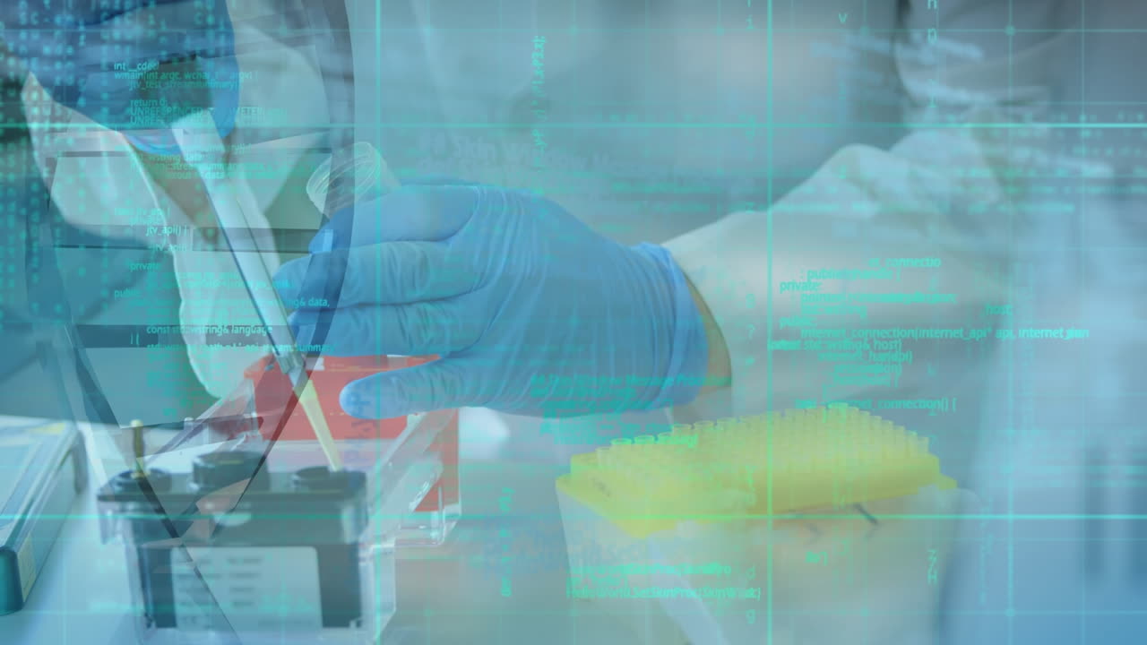 실험실에서 백인 여성 과학자에 대한 dna 가닥의 애니메이션과 데이터 처리