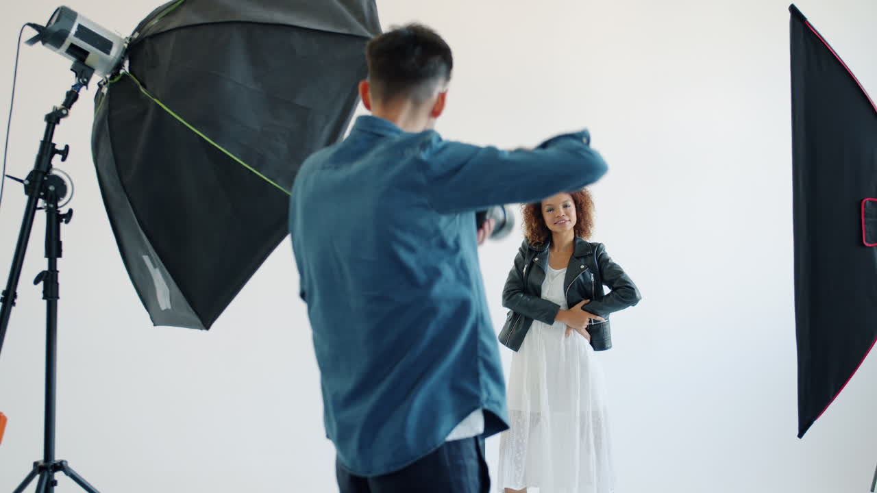sesión de fotos de moda en un estudio