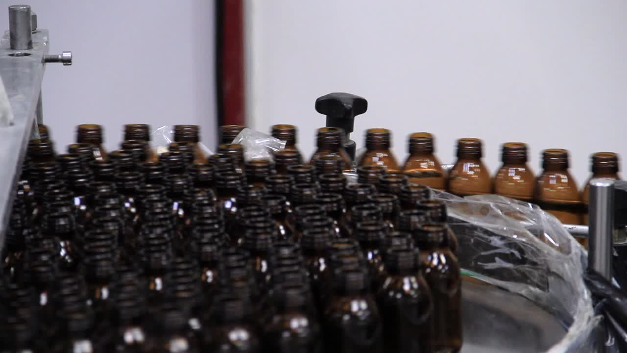 suavizar la botella con una vista torcida de