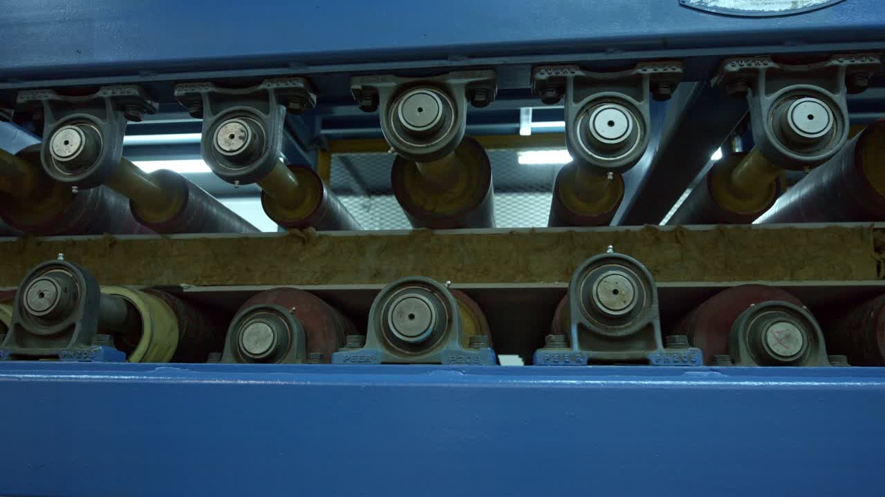 공장에서 조립 라인, 자동 기계.