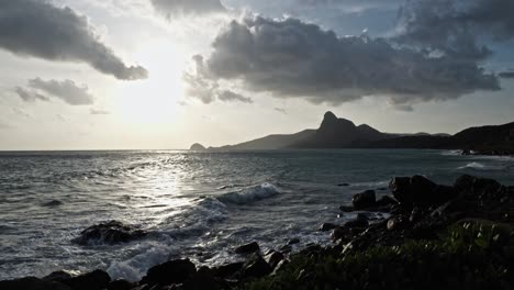 Strand-Nhat-Strand-Auf-Der-Insel-Dao-In-Vietnam-Bei-Sonnenuntergang-Oder-Sonnenaufgang