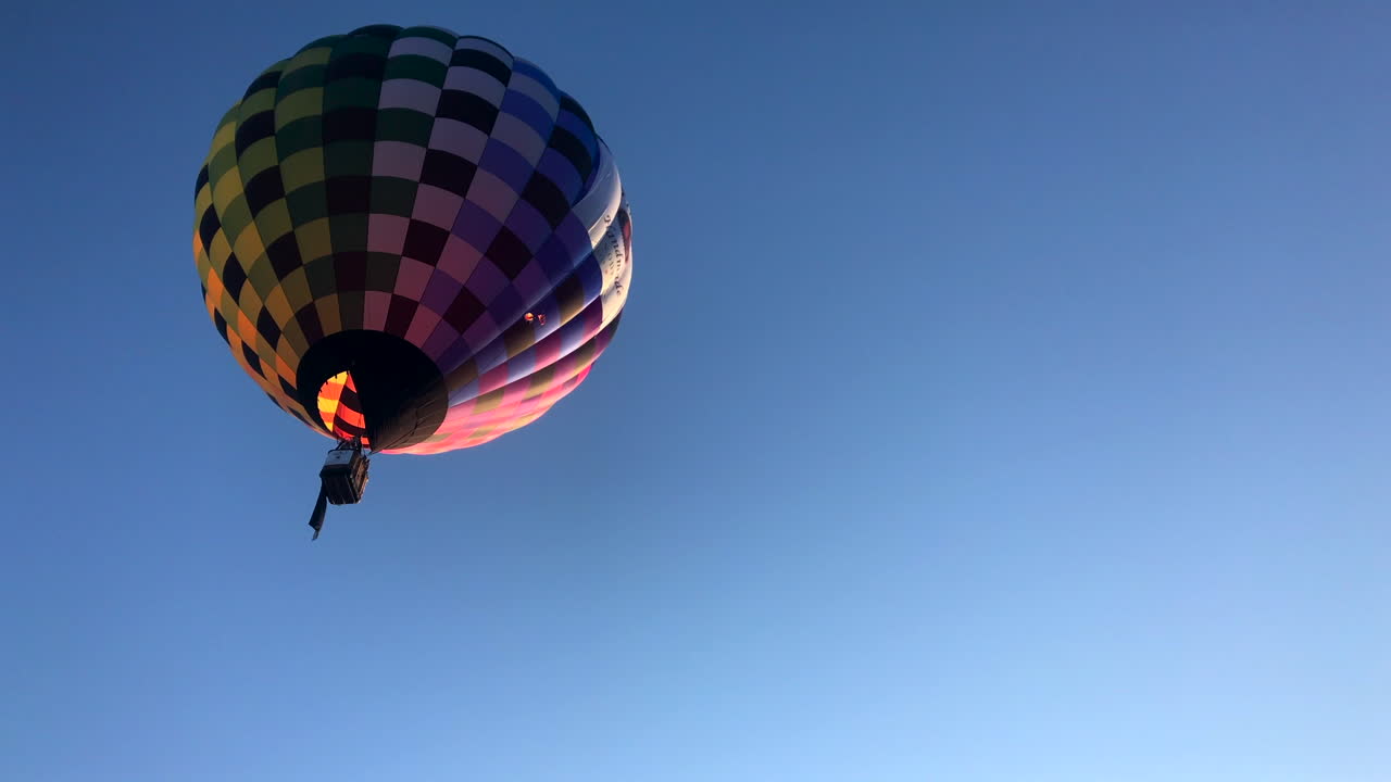 globo aerostático en vuelo