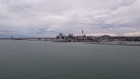 Vogelperspektive-Auf-Auckland-Mit-Hafen--Und-Stadtbild-In-Neuseeland