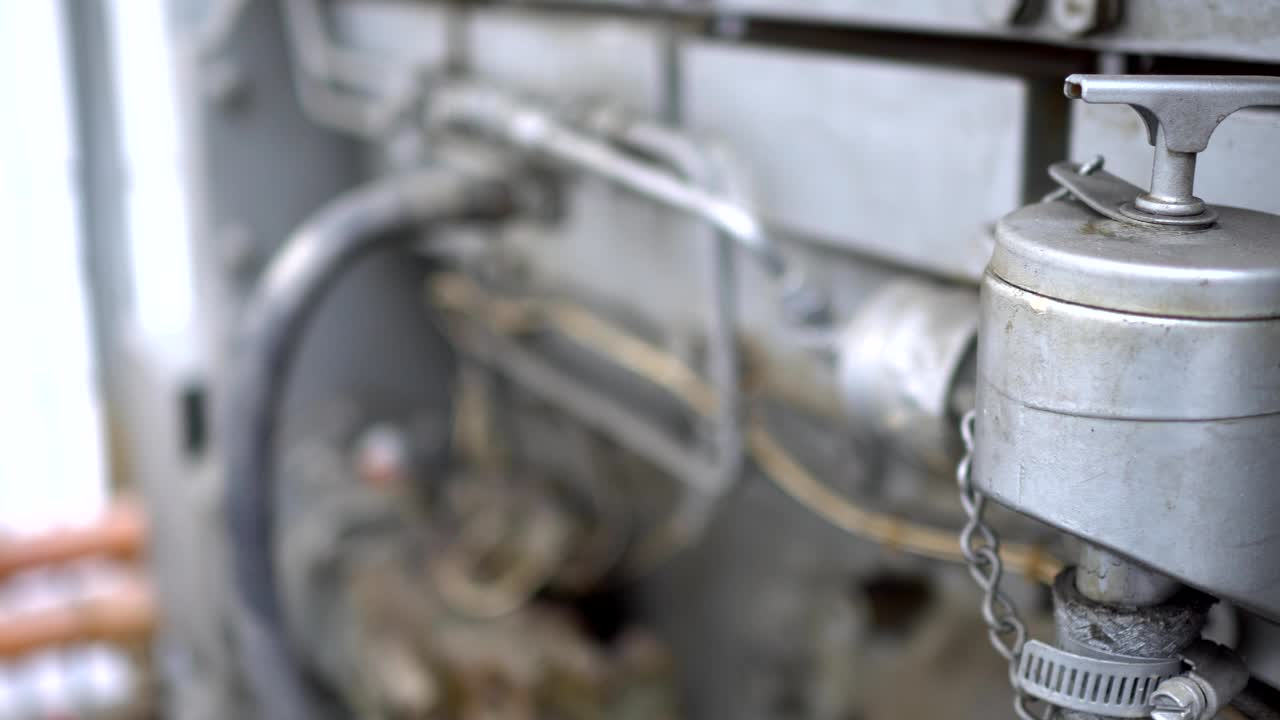 cerca de las partes del alternador sincrónico sin escobillas.