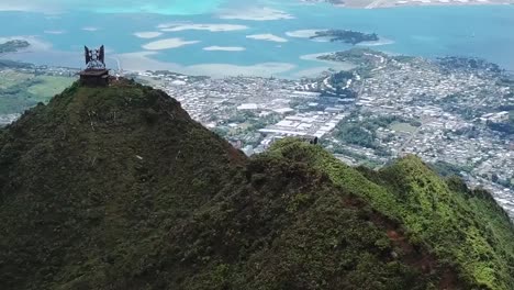 無人機空中滑翔下山 夏威夷的天堂樓梯