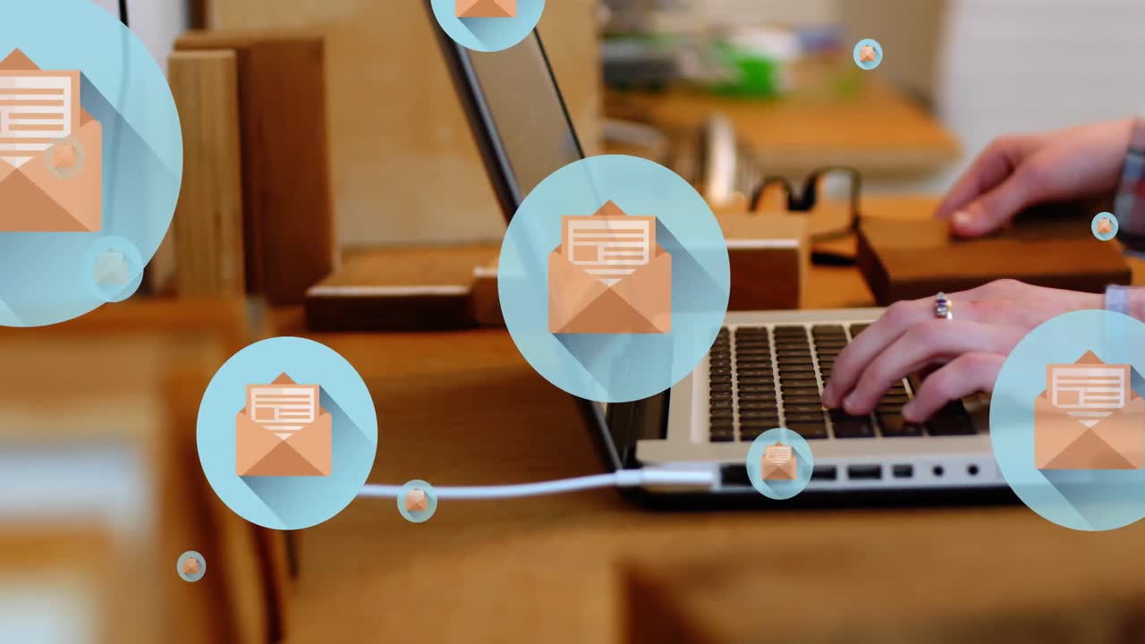 анимация соединений с иконами электронной почты над кавказским бизнесменом в офисе