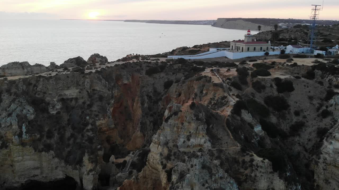 caída de antena desde farol da ponta da piedade lagos