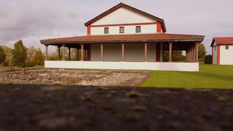 Replica-of-a-cold-building-in-good-weather,-location-with-white-columns,-good-view,-beautiful-roof