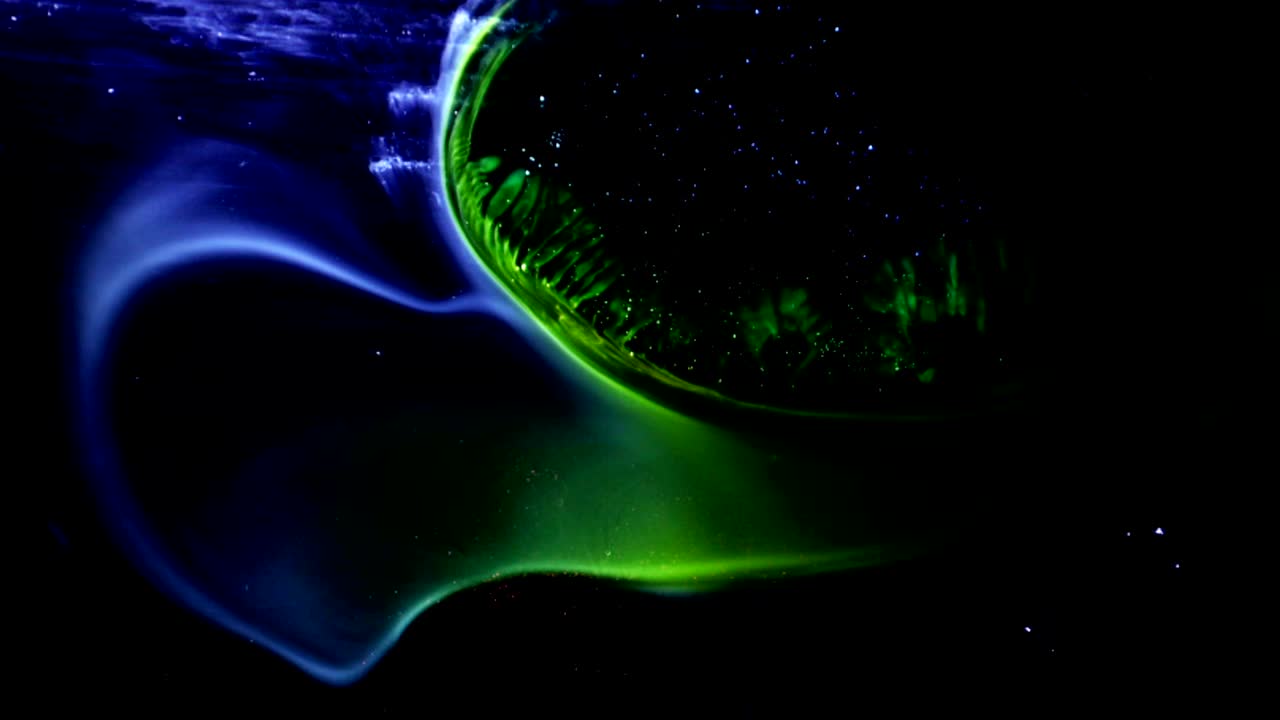 sol amarillo brillante nebulosa espacial nubes textura cósmica de fondo