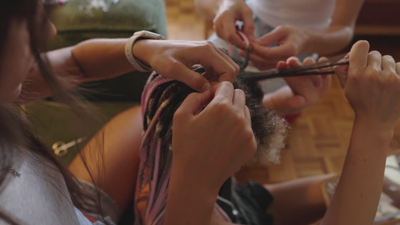 el trenzado de cabellos