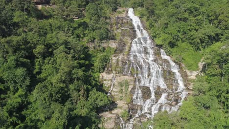la cascada de mae ya es una maravilla natural impresionante