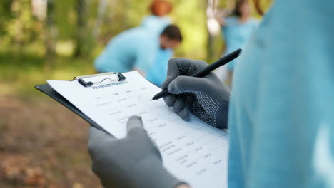 volunteers scheduling cleanup in a park