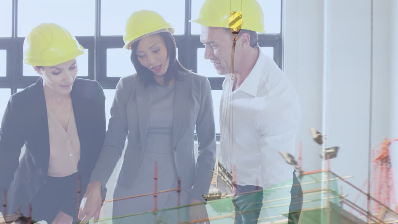 animación de diversas ingenieras y ingenieros en el sitio de construcción