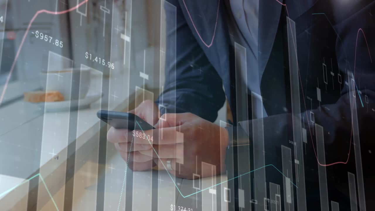 Animazione di statistiche ed elaborazione dati su un uomo d'affari che usa uno smartphone.