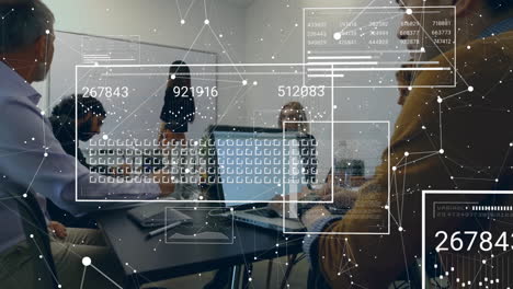 animación del procesamiento de datos y estadísticas sobre diversos empresarios en la oficina