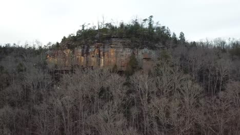 Winter-Mountain-Cliff-Shot