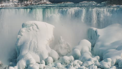 Winter-Bei-Niagara-Falls-Mit-Eis-Und-Schnee-Gefroren-22