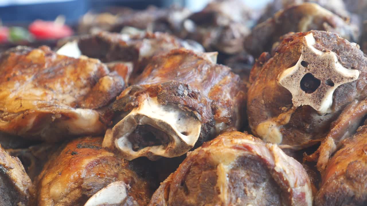 las costillas de cordero asadas