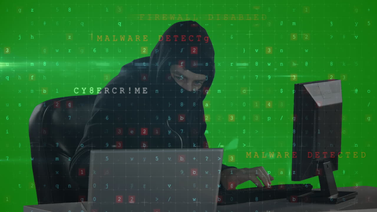 procesamiento de datos de seguridad cibernética sobre un hacker masculino usando computadora y portátil contra pantalla verde