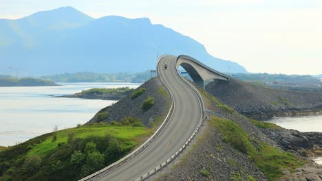 Ciclistas-De-Carretera-Del-Océano-Atlántico-En-Motocicletas.