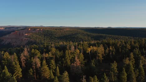 Filmische-Luftaufnahme-über-Die-Landschaft-Von-Utah