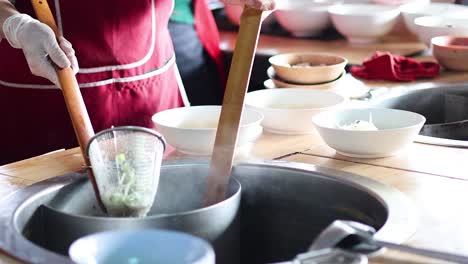 순차적인 누들 반죽 혼합 및 는 과정.