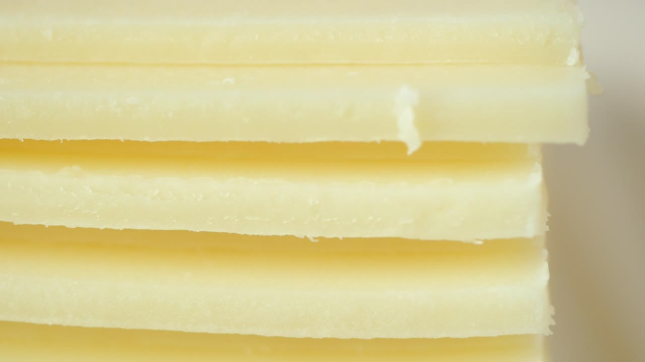 rebanadas de queso apiladas