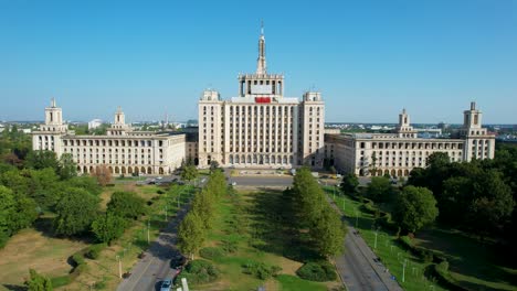 Slow-Aerial-Reveal-Of-The-House-Of-The-Free-Press-Building-In-Bucharest,-Romania,-Europe,-Casa-Presei