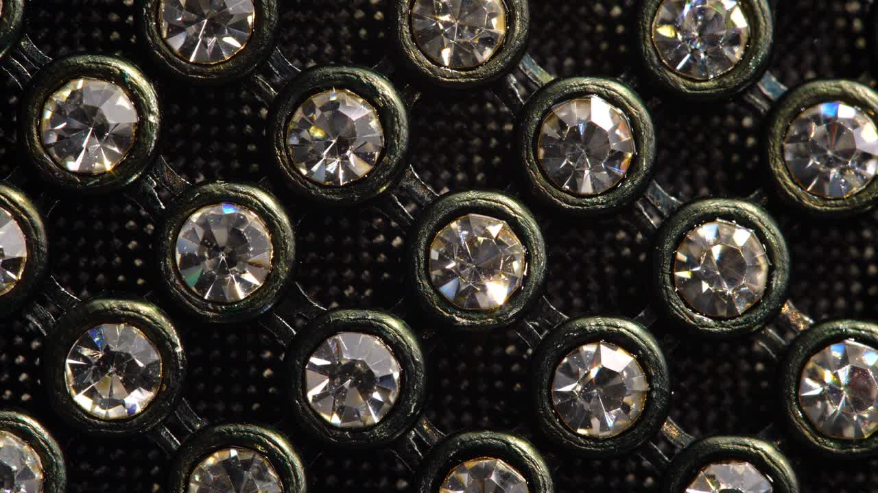 el brillo de los diamantes brillantes.