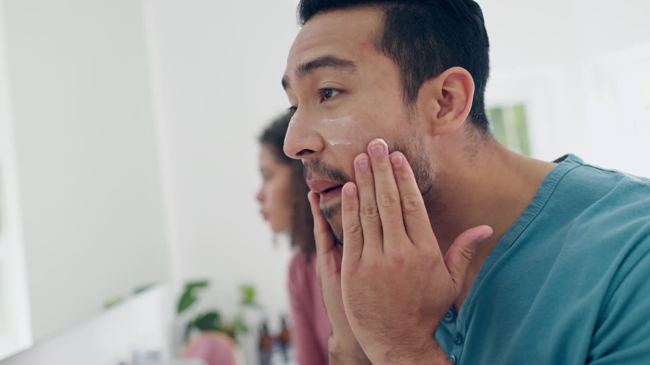 크림, 욕실 또는 사람의 얼굴