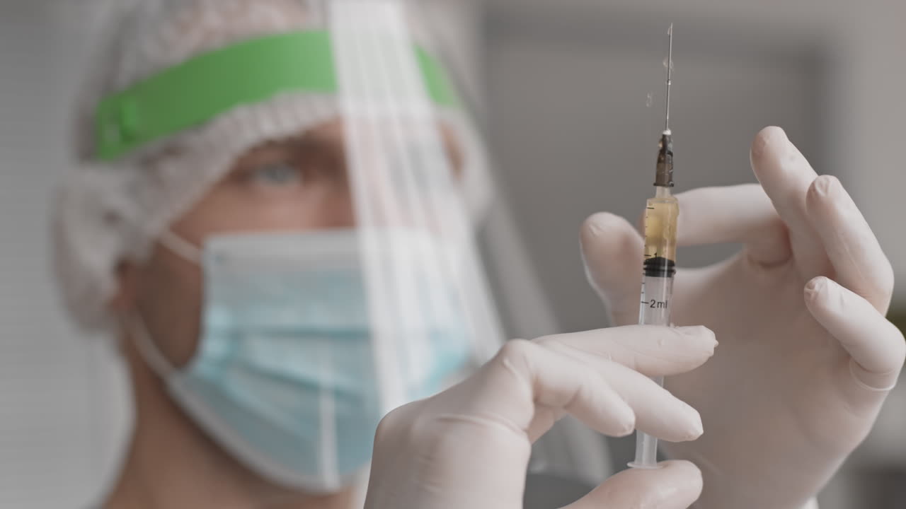 eliminar el aire y el líquido de la jeringa