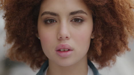 retrato de una mujer joven triste con ansiedad de salud mental