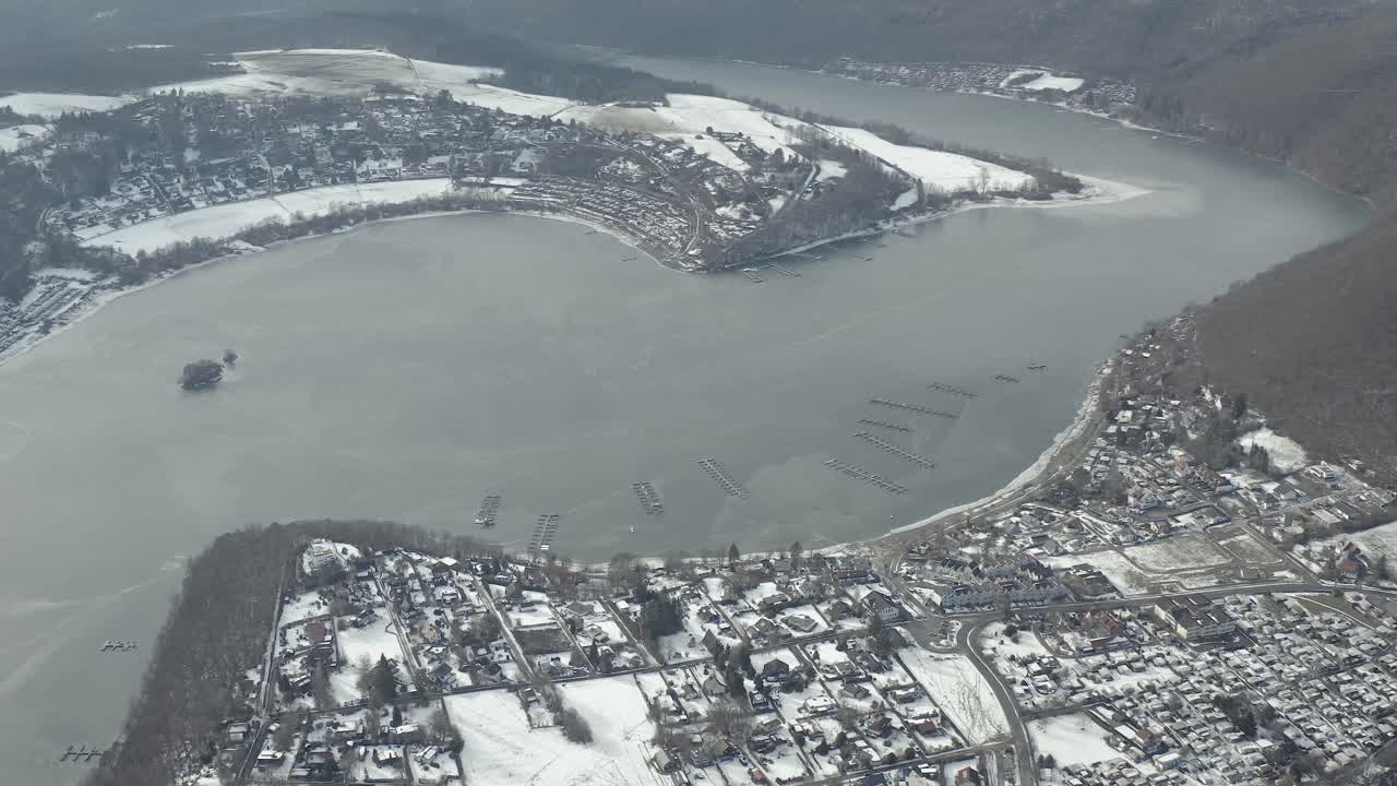 겨울철 켈러 국립공원의 무인 항공기 공중 전망