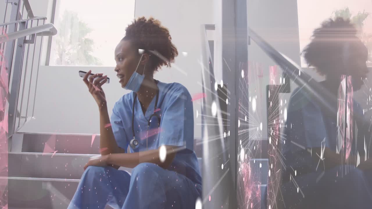 Animazione di rete di connessioni su dottoressa afroamericana